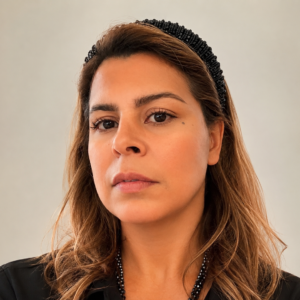 Portrait d’Iness AL., fondatrice de GlyDaily